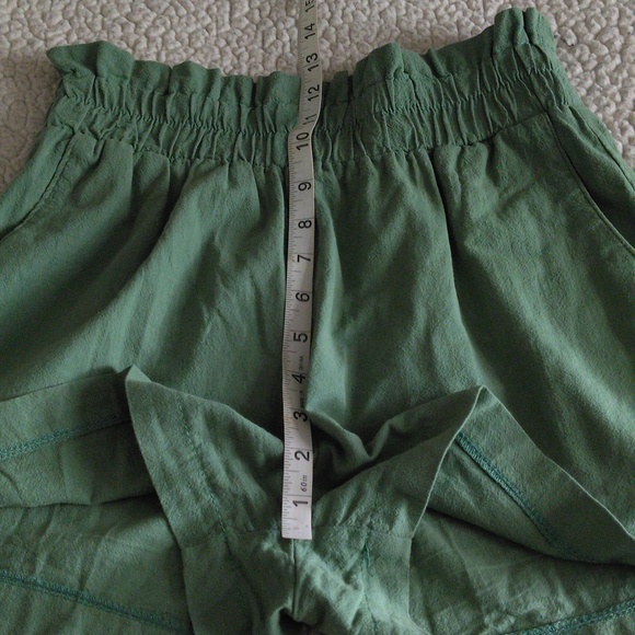 Kendall Lane XS Green High Waist Shorts With Pockets - Picture 8 of 11